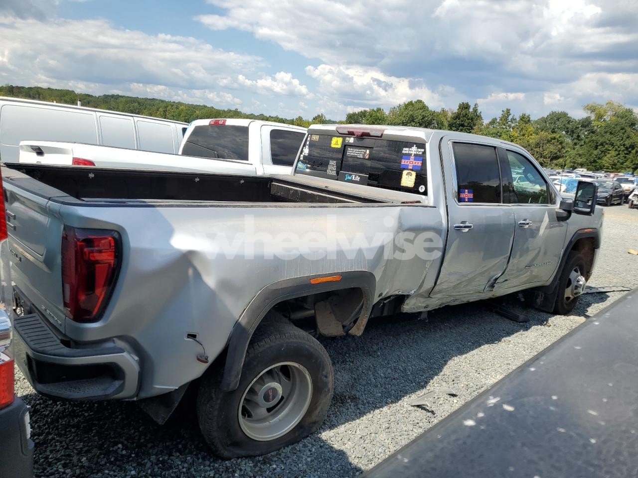 Photo 3 of 2021 GMC SIERRA K3500 DENALI N/A (VIN 1GT49WEY5MF301312)