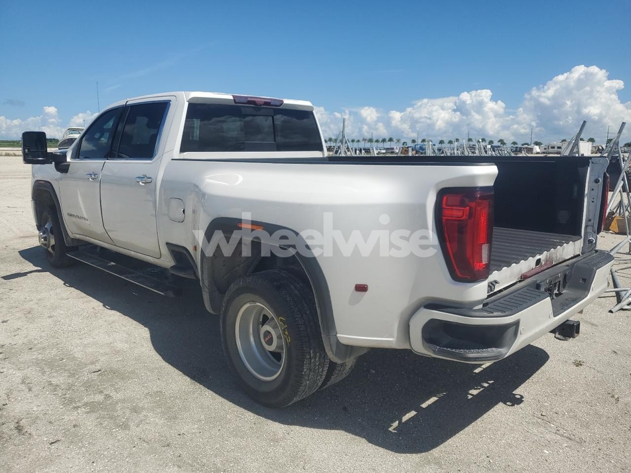 Photo 2 of 2023 GMC SIERRA K3500 DENALI (VIN 1GT49WEYXPF212811)