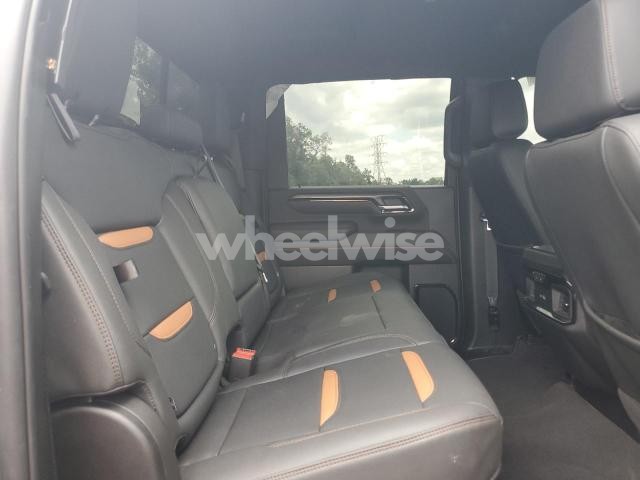 2025 GMC SIERRA K2500 AT4 (VIN 1GT4UPEY7SF130161) main photo