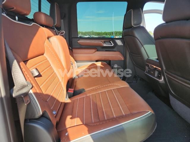 Photo 11 of 2025 GMC SIERRA K2500 DENALI ULTIMATE (VIN 1GT4UXEY6SF102058)