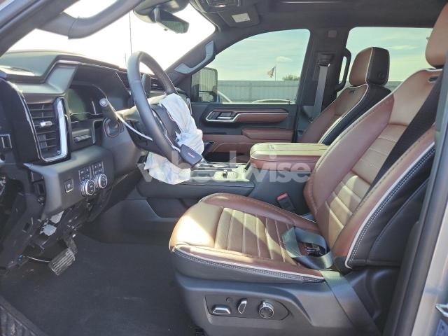 Photo 5 of 2025 GMC SIERRA K2500 DENALI ULTIMATE (VIN 1GT4UXEY6SF102058)