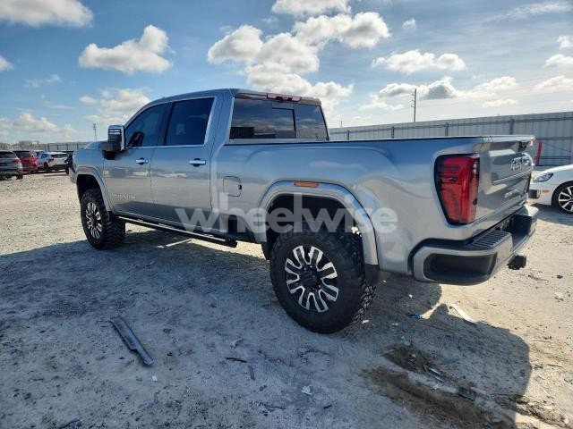 Photo 7 of 2025 GMC SIERRA K2500 DENALI ULTIMATE (VIN 1GT4UXEY6SF102058)