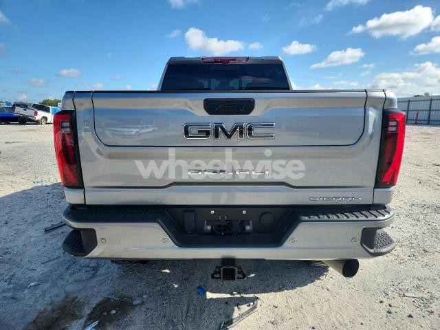 Photo 8 of 2025 GMC SIERRA K2500 DENALI ULTIMATE (VIN 1GT4UXEY6SF102058)