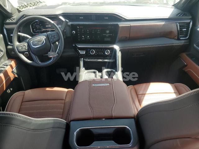 Photo 5 of 2025 GMC SIERRA K2500 DENALI ULTIMATE (VIN 1GT4UXEYXSF192623)