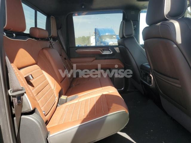 Photo 8 of 2025 GMC SIERRA K2500 DENALI ULTIMATE (VIN 1GT4UXEYXSF192623)