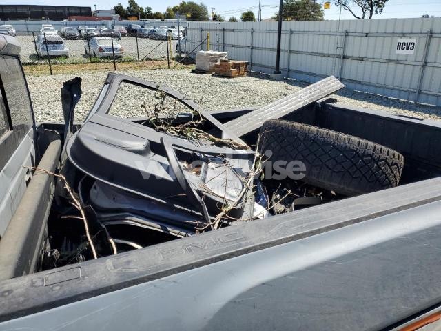 Photo 2 of 2025 GMC SIERRA K2500 AT4X N/A (VIN 1GT4UZEY6SF120829)