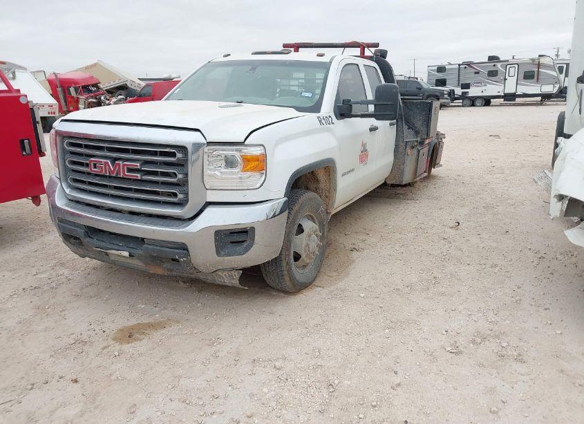 Photo 2 of 2015 Gmc Sierra 3500HD (VIN 1GT521C88FZ111374)