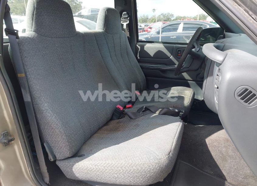 Photo 8 of 1999 Gmc Sonoma SL (VIN 1GTCS144XX8502911)