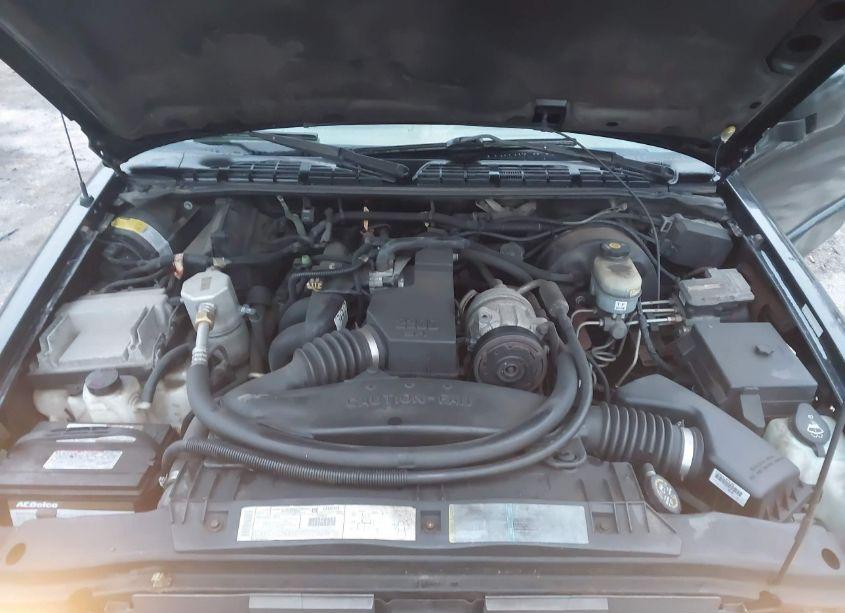 Photo 10 of 2002 Gmc Sonoma SL (VIN 1GTCS145428158199)