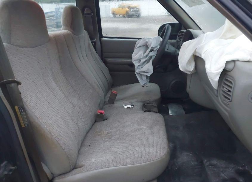 Photo 5 of 2002 Gmc Sonoma SL (VIN 1GTCS145428158199)