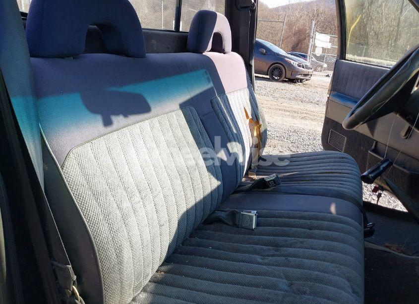 Photo 8 of 1993 Gmc Sonoma N/A (VIN 1GTCS14R7P0518901)