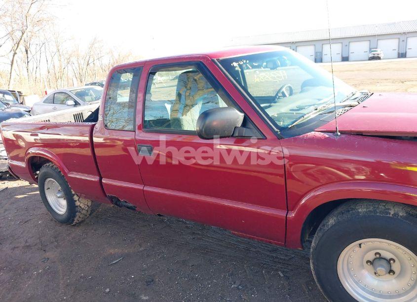 Photo 13 of 2000 Gmc Sonoma SLS (VIN 1GTCS1957Y8302913)