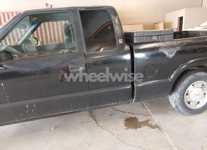 Photo 6 of 2002 Gmc Sonoma SLS (VIN 1GTCS19W828197766)