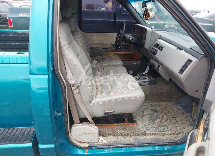 Photo 5 of 1990 Gmc Sierra C1500 (VIN 1GTDC14H0LE546979)