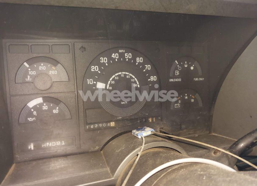 Photo 7 of 1990 Gmc Sierra C1500 (VIN 1GTDC14H6LZ519732)