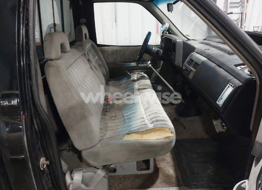 Photo 5 of 1992 Gmc Sierra C1500 (VIN 1GTDC14H7NZ535845)