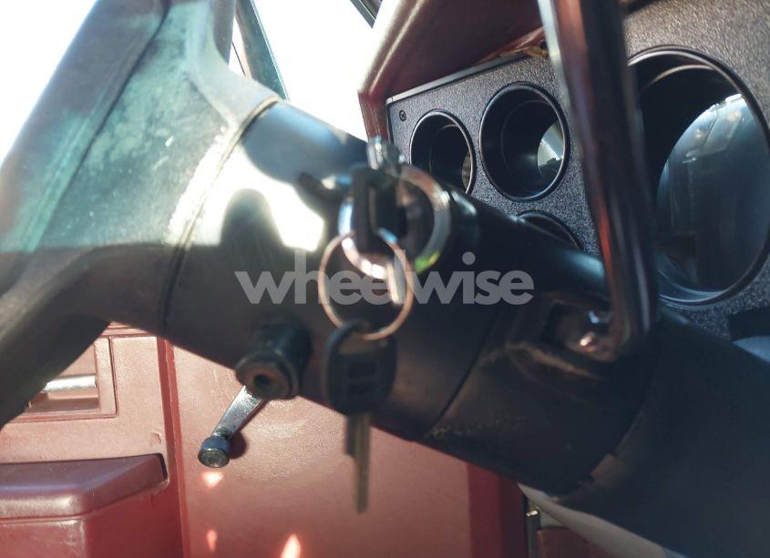 Photo 11 of 1984 Gmc C1500 (VIN 1GTDC14H9EF712316)