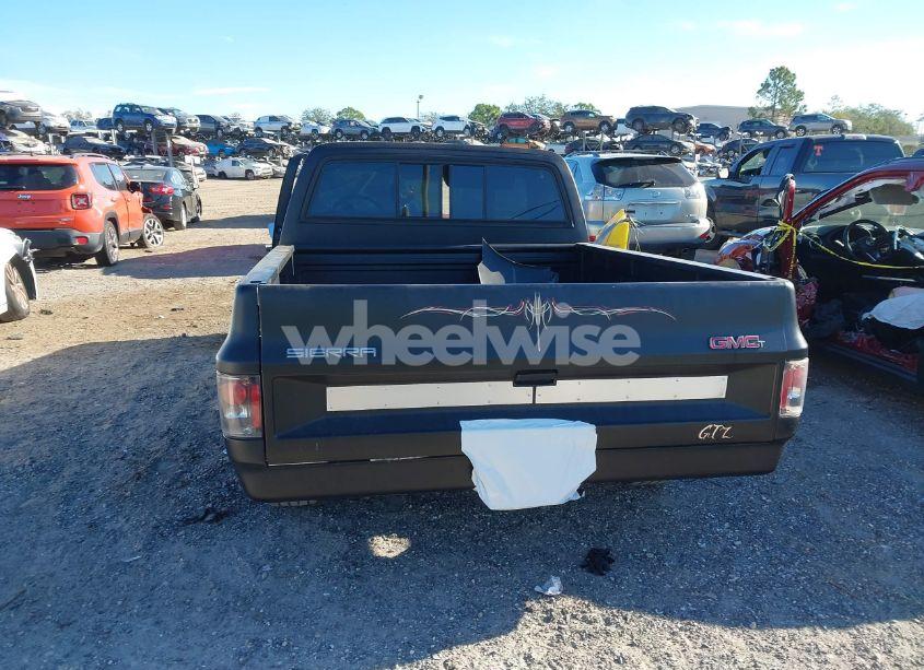 Photo 17 of 1984 Gmc C1500 (VIN 1GTDC14H9EF712316)