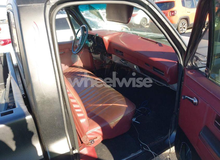 Photo 5 of 1984 Gmc C1500 (VIN 1GTDC14H9EF712316)