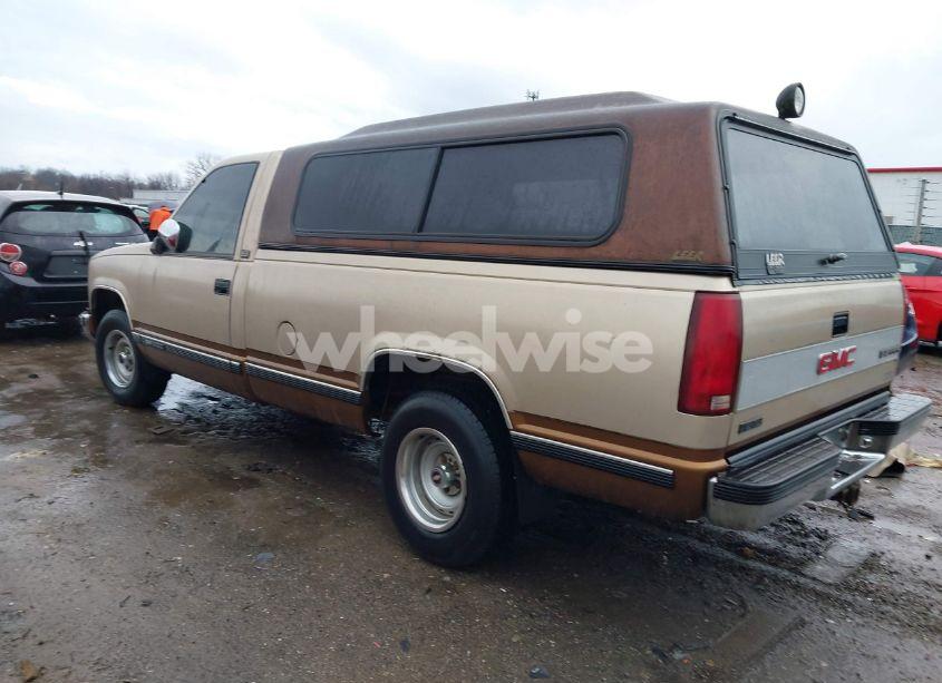 Photo 3 of 1989 Gmc Sierra C1500 (VIN 1GTDC14K1KE521423)