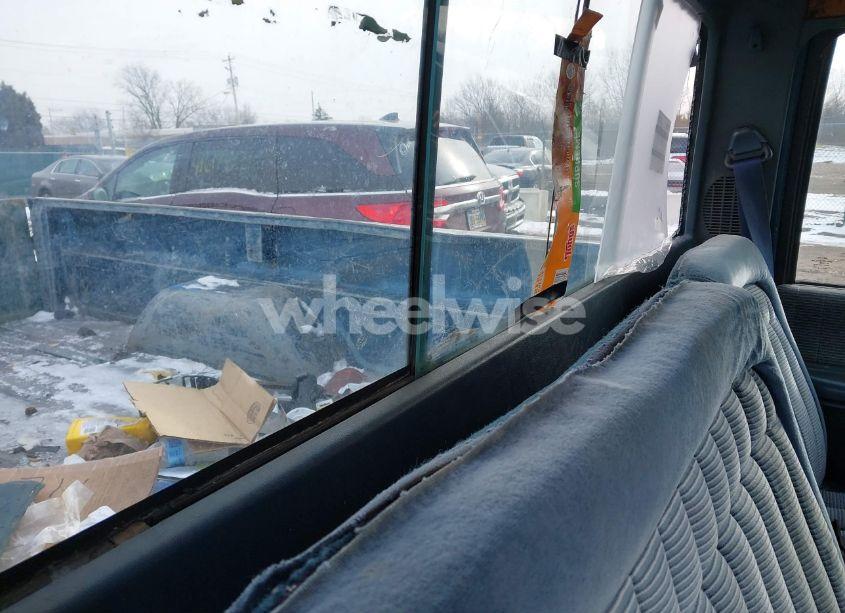 Photo 8 of 1991 Gmc Sierra C1500 (VIN 1GTDC14K3ME502505)