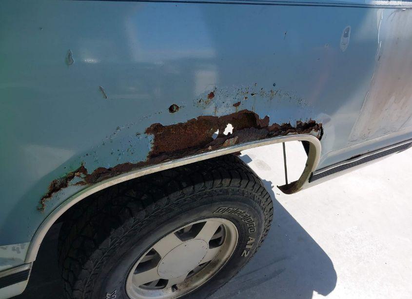 Photo 6 of 1990 Gmc Sierra C1500 (VIN 1GTDC14K6LE515215)