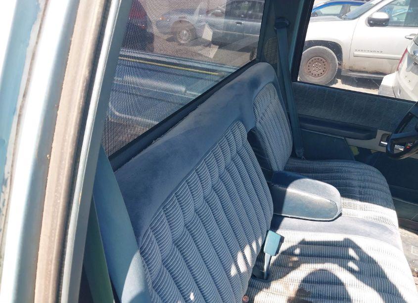 Photo 8 of 1990 Gmc Sierra C1500 (VIN 1GTDC14K6LE515215)