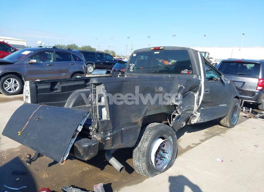 Photo 4 of 1994 Gmc Sierra C1500 (VIN 1GTDC14Z4RZ569790)