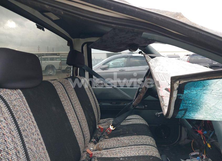 Photo 5 of 1994 Gmc Sierra C1500 (VIN 1GTDC14Z4RZ569790)