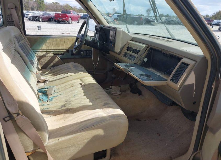 Photo 5 of 1990 Gmc Sierra K1500 (VIN 1GTDK14K5LZ534558)