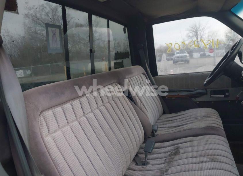 Photo 8 of 1990 Gmc Sierra K1500 (VIN 1GTDK14K8LZ503904)