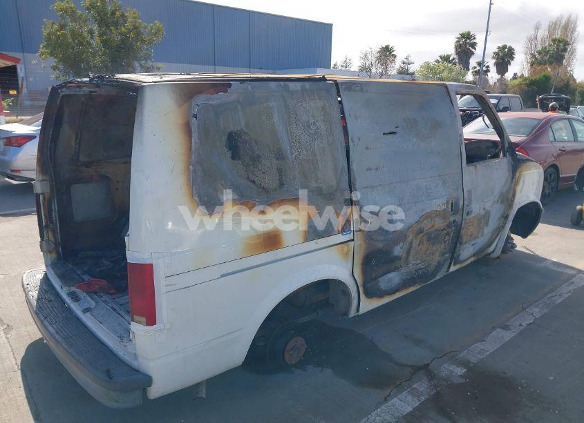 Photo 4 of 2002 Gmc Safari SL (VIN 1GTDM19X82B508333)