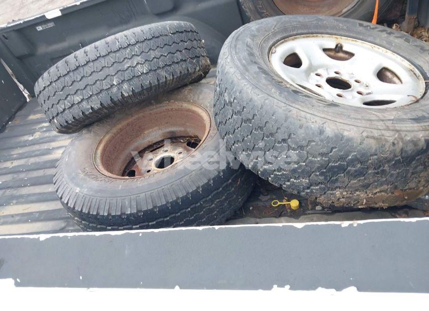 Photo 8 of 2001 Gmc Sierra 1500 SL (VIN 1GTEC14V31Z250547)