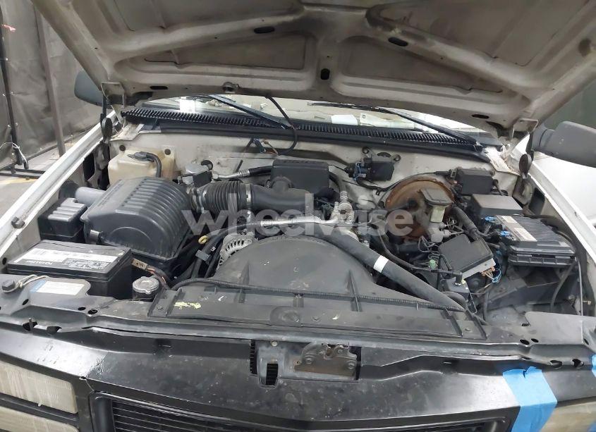 Photo 10 of 1998 Gmc Sierra 1500 SL WIDESIDE (VIN 1GTEC14W1WZ507575)