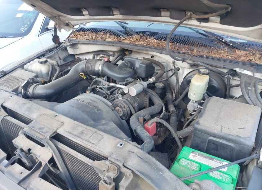 Photo 10 of 1999 Gmc Sierra 1500 SL (VIN 1GTEC14W7XE515849)