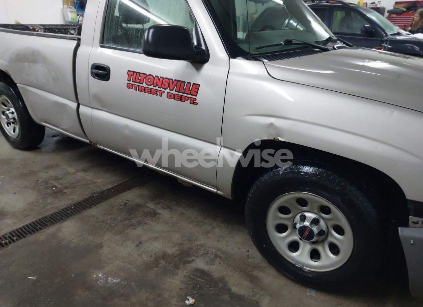 Photo 18 of 2005 Gmc Sierra 1500 WORK TRUCK (VIN 1GTEC14X55Z263355)