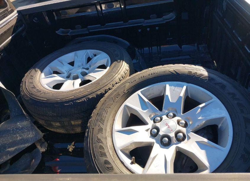 Photo 12 of 2016 Gmc Canyon SLE (VIN 1GTG5CE30G1272976)