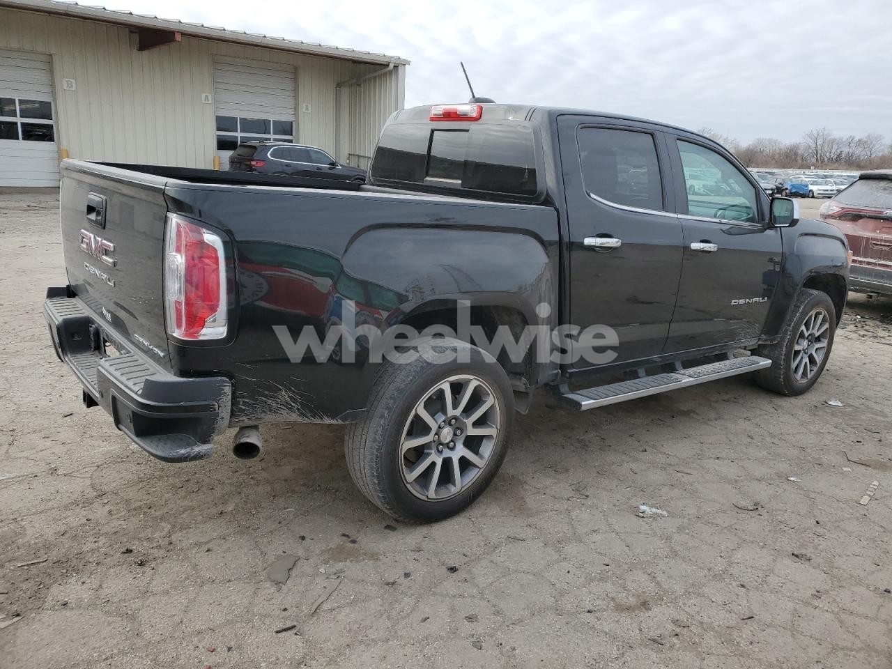 Photo 3 of 2022 GMC CANYON DENALI (VIN 1GTG6EEN3N1134582)