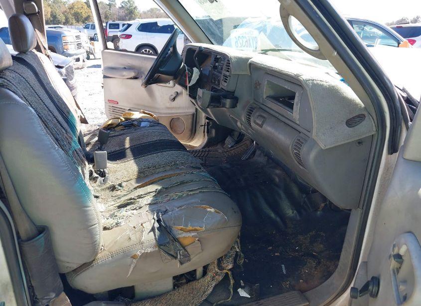 Photo 5 of 1998 Gmc Sierra 3500 HD SL (VIN 1GTGC33R1WF056844)