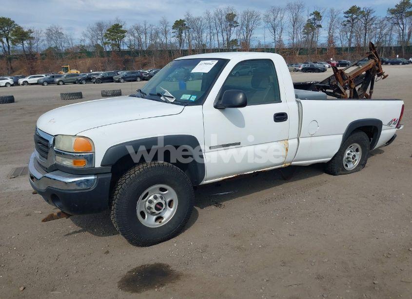 Photo 2 of 2003 Gmc Sierra 2500HD (VIN 1GTGK24U43E312475)