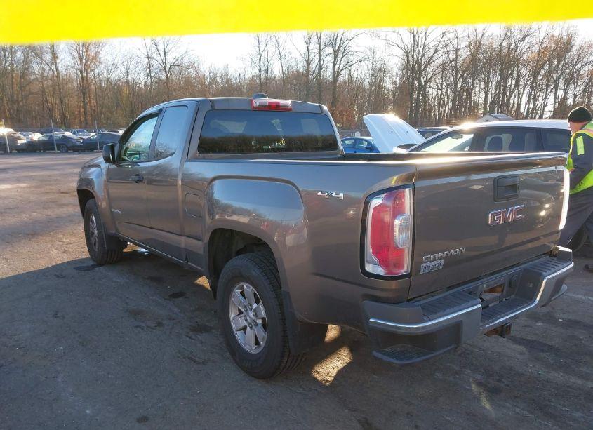 Photo 3 of 2016 Gmc Canyon (VIN 1GTH6BE33G1197718)