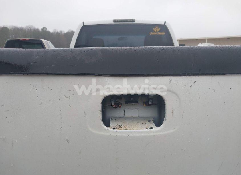 Photo 13 of 2005 Gmc Sierra 2500HD WORK TRUCK (VIN 1GTHC24U65E213158)