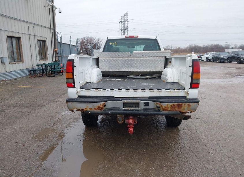 Photo 17 of 2007 Gmc Sierra 2500HD CLASSIC WORK TRUCK (VIN 1GTHC24U77E120345)