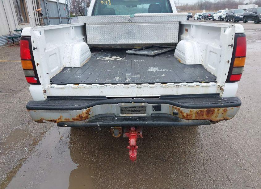 Photo 18 of 2007 Gmc Sierra 2500HD CLASSIC WORK TRUCK (VIN 1GTHC24U77E120345)