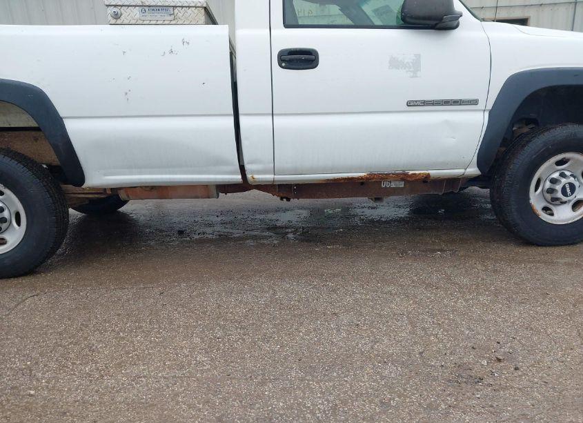 Photo 6 of 2007 Gmc Sierra 2500HD CLASSIC WORK TRUCK (VIN 1GTHC24U77E120345)