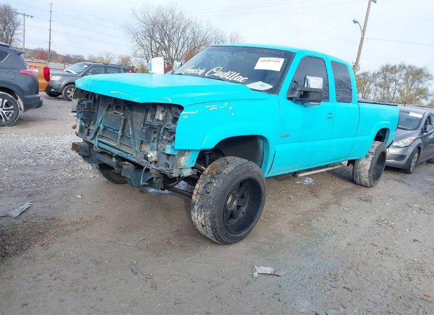Photo 2 of 2004 Gmc Sierra 2500HD SLE (VIN 1GTHC29284E266630)
