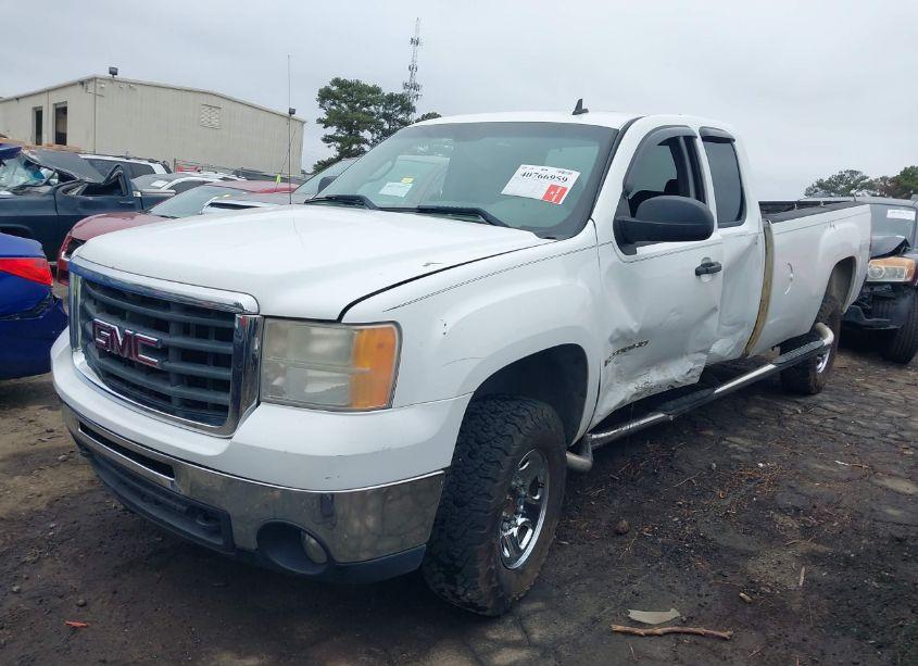 Photo 2 of 2007 Gmc Sierra 2500HD WORK TRUCK (VIN 1GTHC29K57E525899)