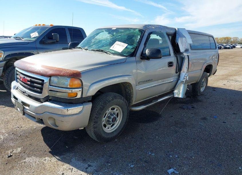 Photo 2 of 2004 Gmc Sierra 2500HD SLE (VIN 1GTHC29U04E370739)