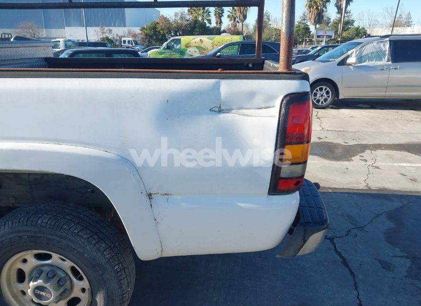 Photo 6 of 2005 Gmc Sierra 2500HD SLE (VIN 1GTHC29U65E337195)