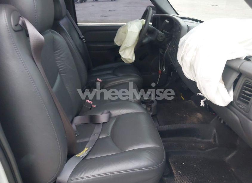 Photo 5 of 2007 Gmc Sierra 2500HD CLASSIC WORK TRUCK (VIN 1GTHC29U77E115168)